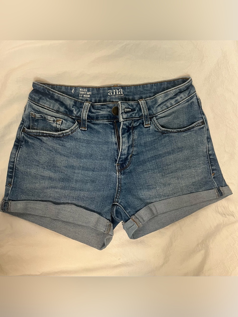 a.n.a Women's Blue Denim Roll-Cuff Shorts
